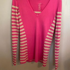 NWOT Lilly Pulitzer VNeck sweater
